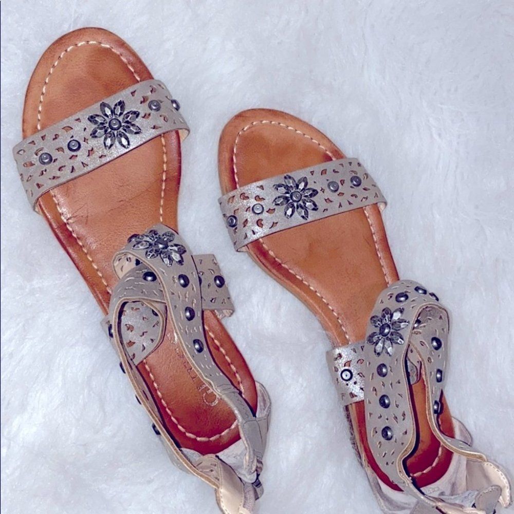 Guess Silver Shimmer Bling Sandals ‎ FLIP FLOP Sz 7